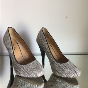 Size 7 MIA Heels
